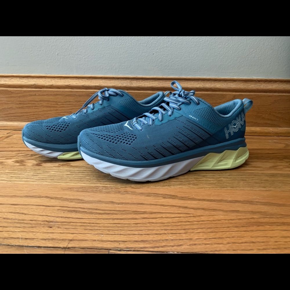 Women’s Hoka One One Arahi 3